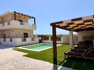 Villa Maristhea Seaside with Private Pool