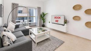 Free housekeeping visits during your stay - StayShort - Modern 1BR Stay at Elite Tower Dubai Marina