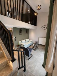 Epanomi Suites - Modern Living with Garden Retreat