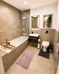 Luxury 3BR Wembley Stadium View