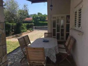 Apartment with A - C in Njivice-Insel Krk 57995