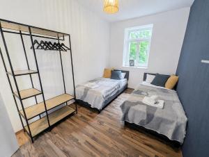 Family friendly - Central - free private parking, JURA Coffeemaschine, Smart TV, WIFI, heated floor
