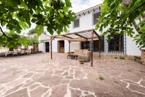 Mas de Paco, Chimenea, barbacoa y piscina