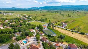 Villa Izvor, Charming Stone 4-bedroom Villa in a Makarska hinterland