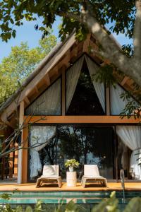 Maoni Seascape Villas