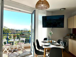 Sunny Paradise Apartment