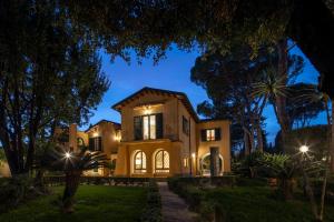 Villa with swimming pool in the heart of Rome