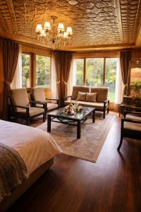 River Retreat Resort