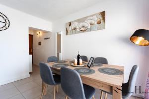 Bright central 2BR Stay Balcony & Sea View