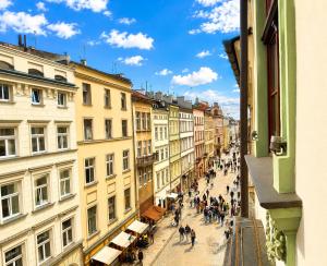 Scharffenberg Apartments Main Square