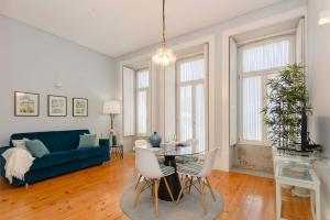 Liiiving in Porto - Blue Stylish Studio