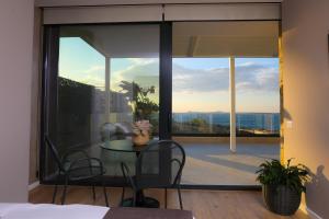 SeaRise Apartments