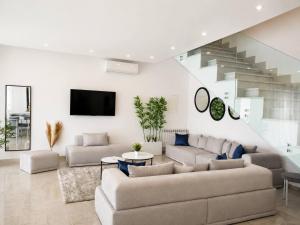 Elegant Villa in Gammarth with Private Indoor Pool