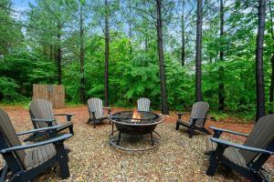 Happy Heart Hideaway amazing outdoor space