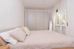 GuestHost - Bright Apartment near Vatican City