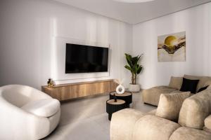 Nuera Luxury Villas - 4BR with pool by Villa Mana Gers