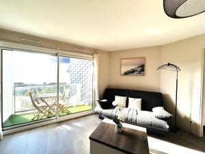Trés bel appartement 4 personnes, vue mer, plage de Port Fontaine à 30m LOIZA