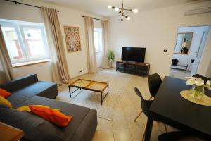 Apartment Kollmann - 50m from Arena, private courtyard