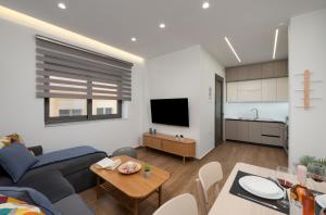 Kitron Blue Seaside Luxury Apartment