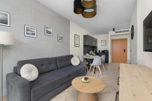 Klimatyzowane Apartamenty Art Lake w Mielnie z Parkingiem i Basenem by Noclegi Renters
