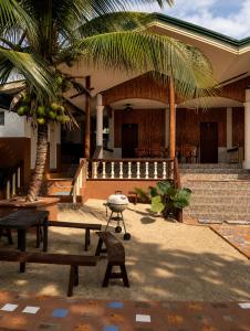 Maya Guest House - Sipaway Island