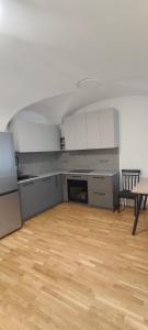 VS5-8 Old Town Apartment