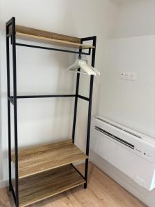BRULEE - BRAND NEW - 2 room duplex WIFI, AC, central