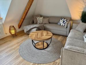 LOC Living 2