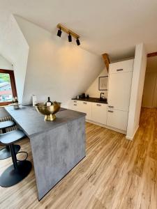 LOC Living 2