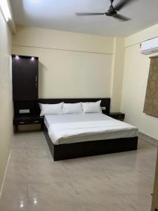 Hotel Bindusagar - Budget Rooms Near Sri Lingaraja Temple