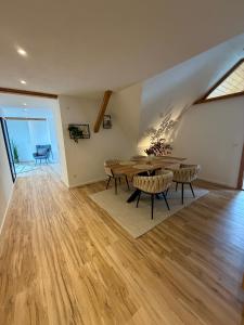 LOC Living 2