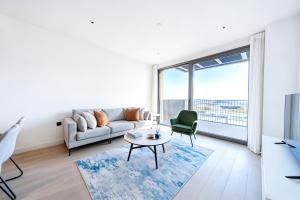 Luxury 2BR next to US Embassy with River Views