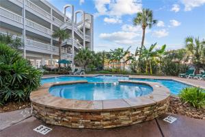 Wonderful Beach front 1-bedroom condo sleeps 4