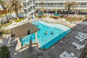 Wonderful Beach front 1-bedroom condo sleeps 4