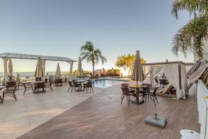 Apê Beira Mar com Ar Cond em Condomínio Clube com Piscina, Churrasqueira, Proximo ao Beto Carrero