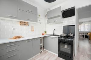 Modern Apartment Remote Working by Noclegi Renters