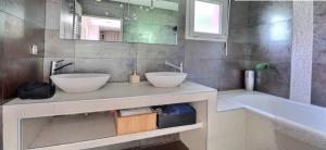 Duplex 120m ,50m terrasse proche centre et mer