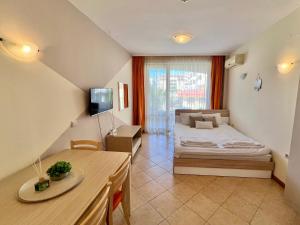 Royal Sun - Sunny Cove Apartment