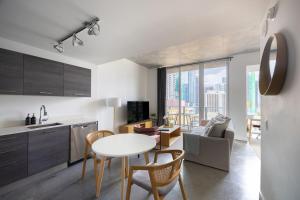 Stylish Pool Studio Near Brickell & Beach