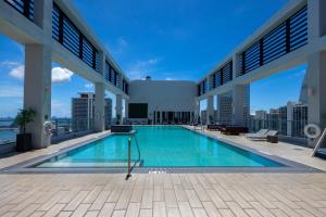 Stylish Pool Studio Near Brickell & Beach