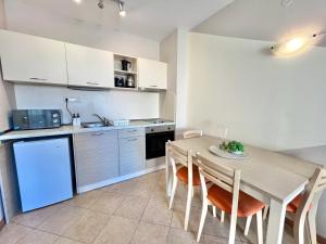 Royal Sun - Sunny Cove Apartment