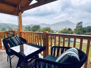The Walnut Homes- Luxury Pine Cottages