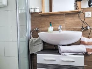 Apartment Fewo Alpenrose by Interhome