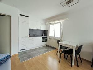 Apartment Falknis in Maienfeld mit Bergblick by Interhome