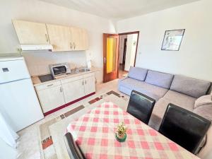 Apartment Wohnung in Crikvenica mit Grill und Terrasse by Interhome
