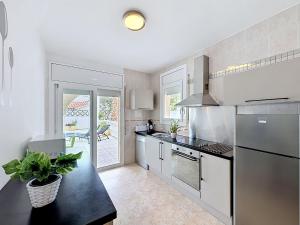 Holiday Home Requesens by Interhome