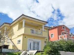 Apartment Appartement Appartement Sarah mit Balkon by Interhome