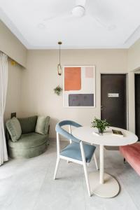 Mezzo Pvt 3BHK in Bandra by Square One Stays