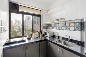 Mezzo Pvt 3BHK in Bandra by Square One Stays