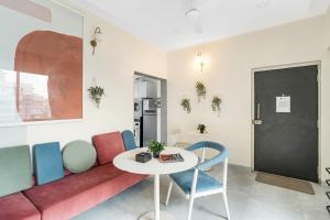Mezzo Pvt 3BHK in Bandra by Square One Stays